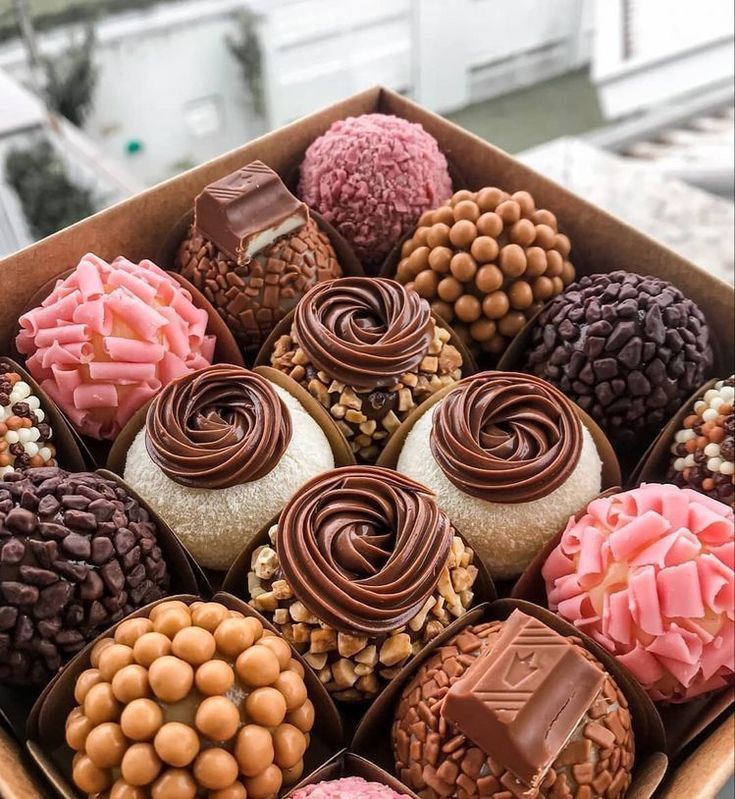 Coleção 50 Receitas Gourmet de Brigadeiros, Churros e Donuts